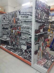 Инструменти в строймаркет Александър 49